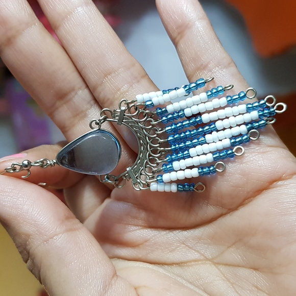 2 Sets Of Artisanal Handmade Earrings - Picture 5 of 17